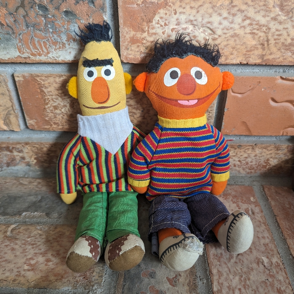 Sesame Street Knickerbocker - 1970's - Bert and Ernie - Vintage - Toys - Used - Picture 1 of 9